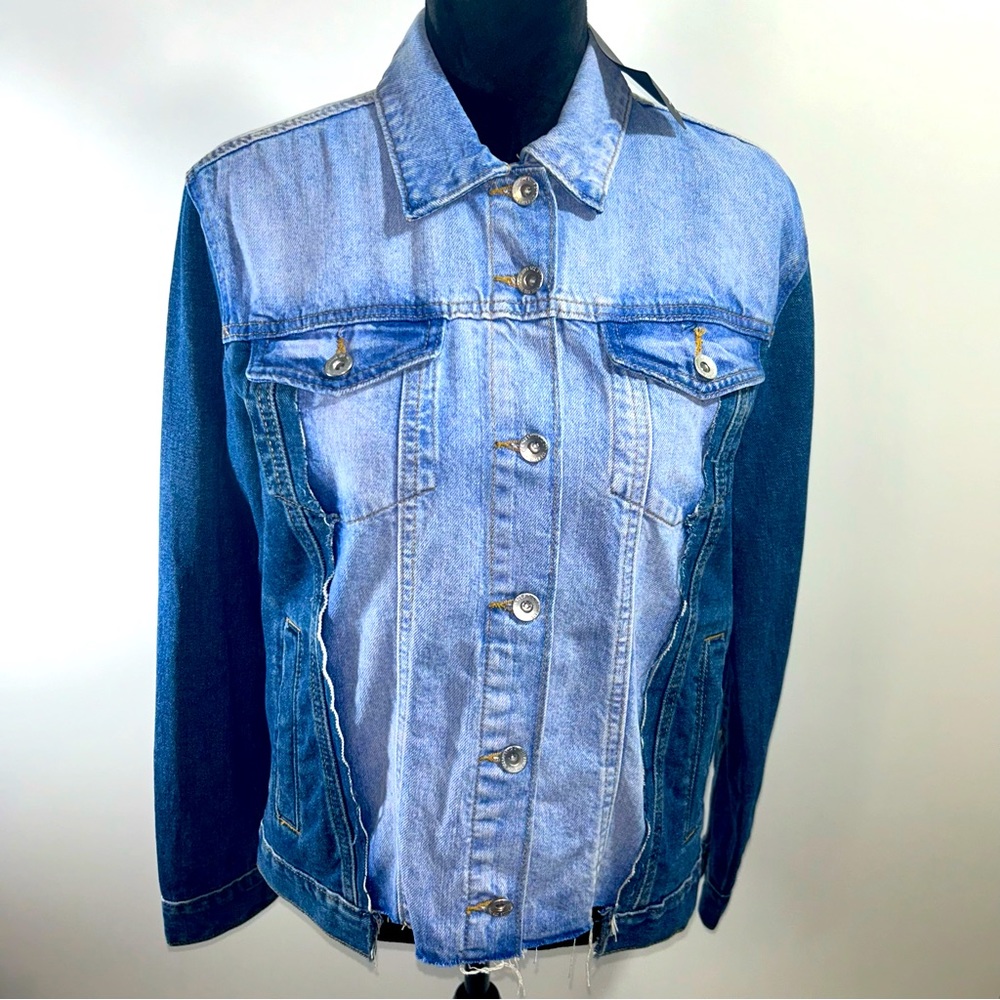 NWT Stradivarius Woman’s Frayed Denim Jacket Small 100% Cotton Two Toned